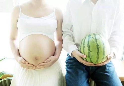 吃瓜孕妇照,捕捉孕妈的甜蜜与俏皮